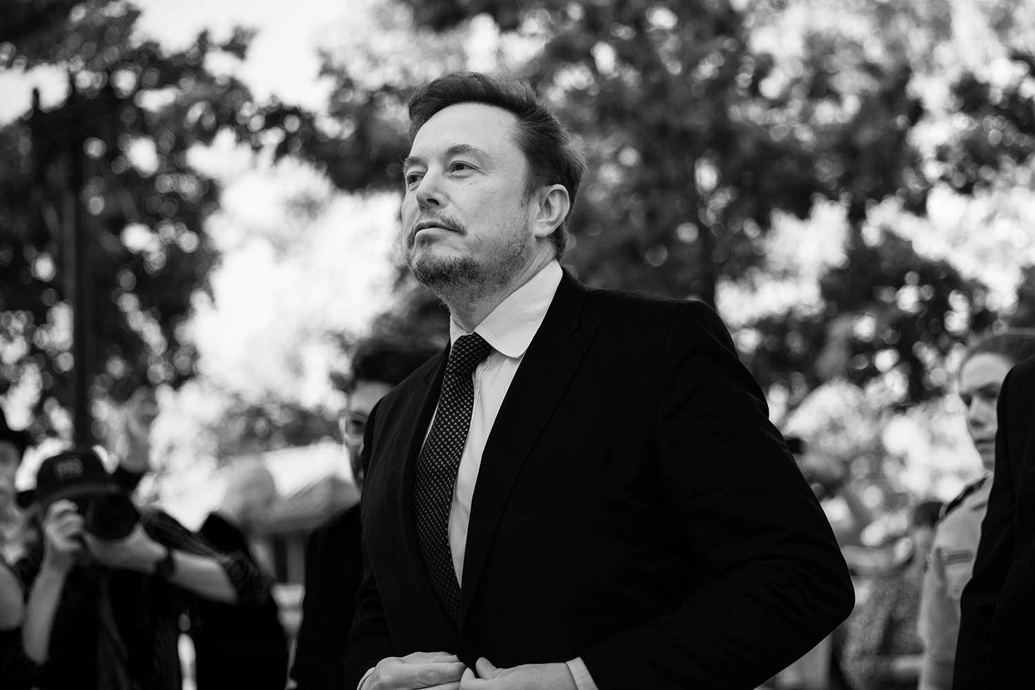 Elon Musk has a thing for private eyes