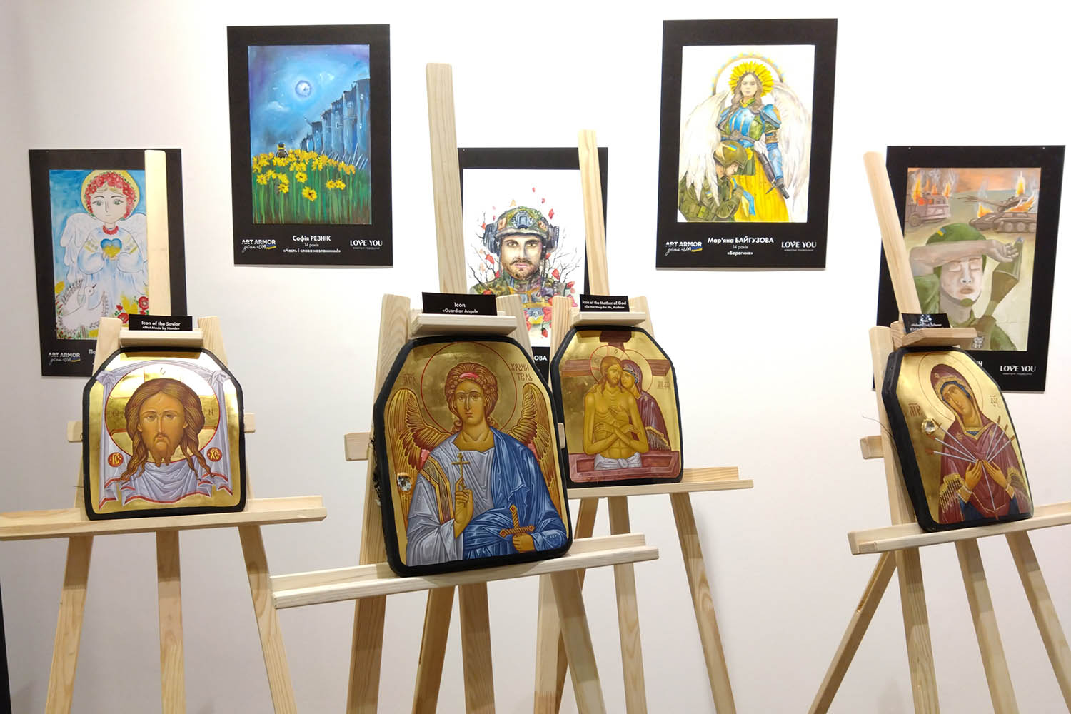 Icons and bullets, Canada House until 31 January