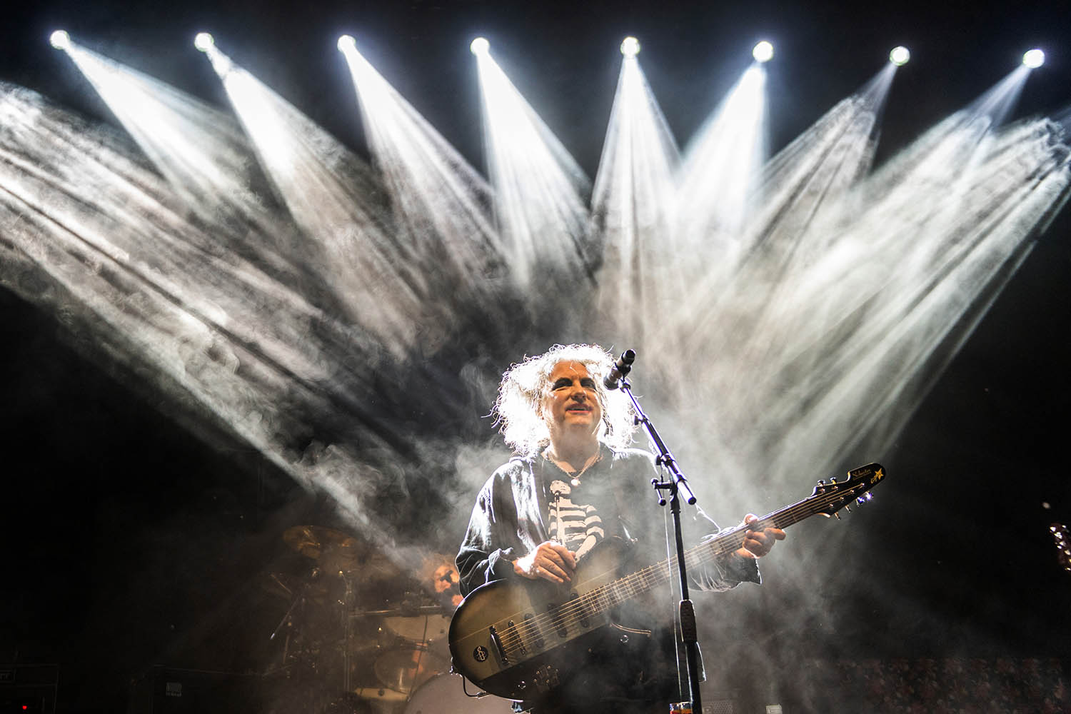 Songs of a Lost World: The Cure is to leave you smiling