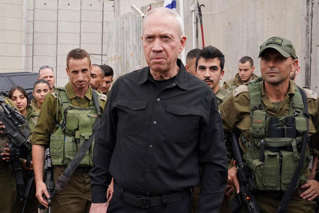 Netanyahu fires popular defence minister