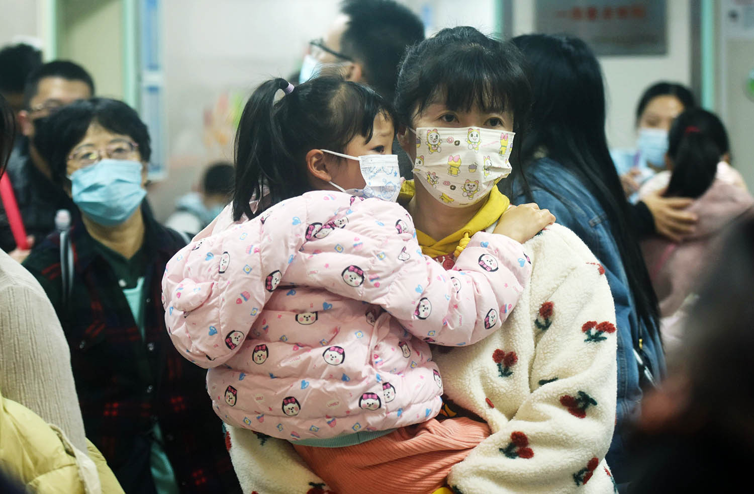 Children fill hospitals in China with respiratory illnesses