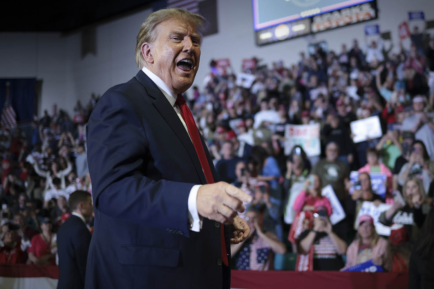 Trump invites to Russia to attack “delinquent” allies