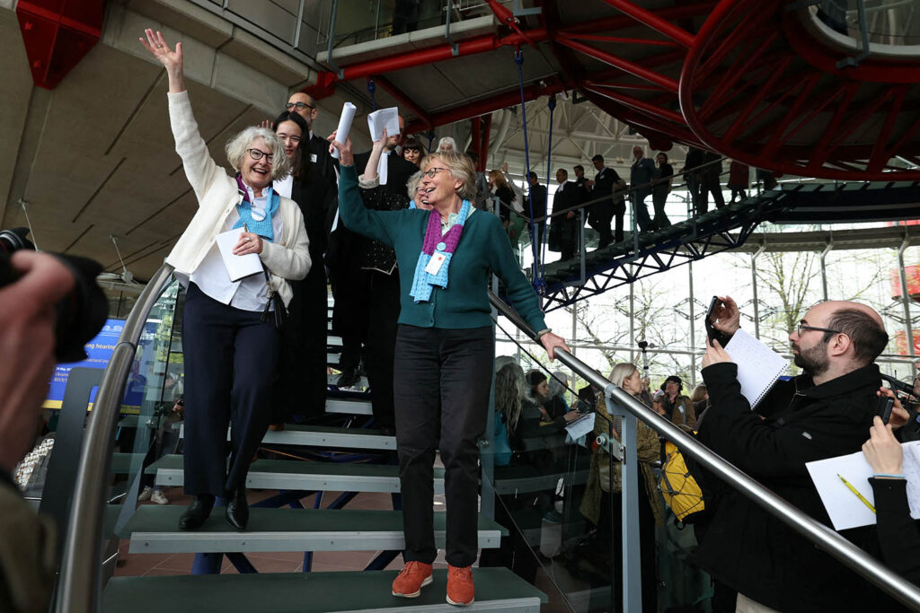 Climate change: Swiss women win landmark case at top court