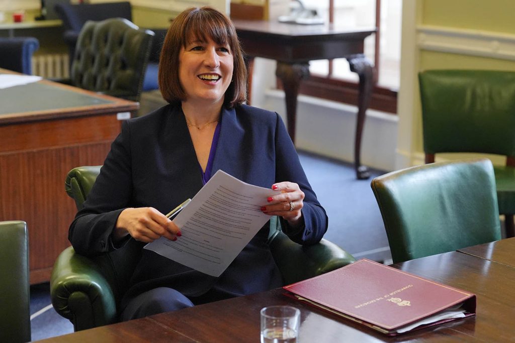 Rachel Reeves hints she’ll give nurses and teachers above-inflation pay rises