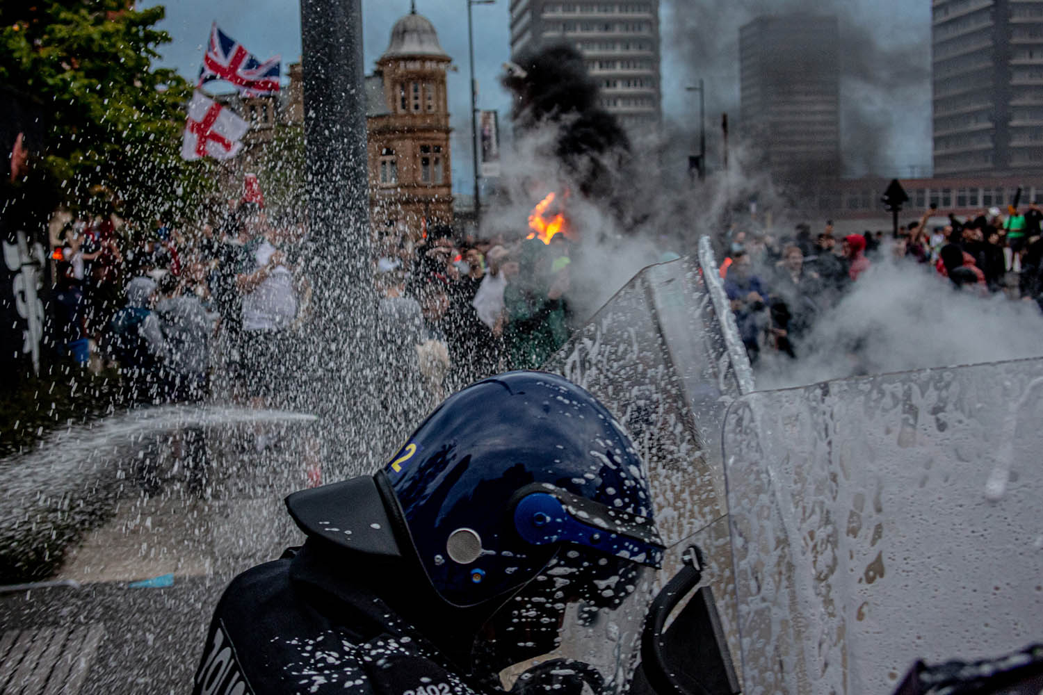 Streets of fire: Starmer condemns “far-right thuggery”