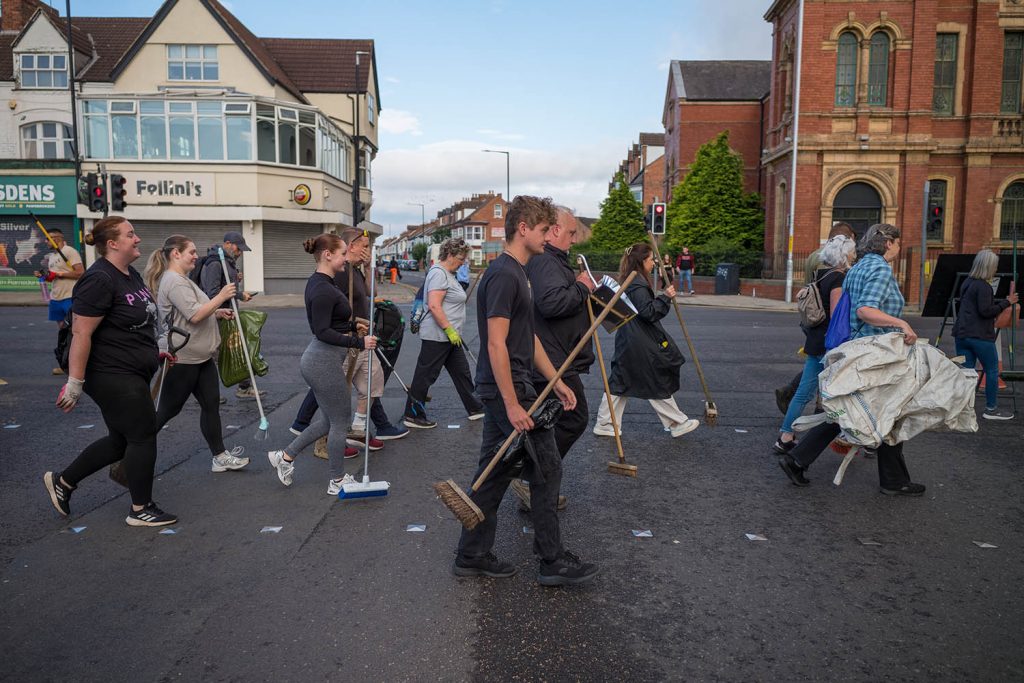 UK police brace for more far-right violence – as hundreds join clean-up efforts