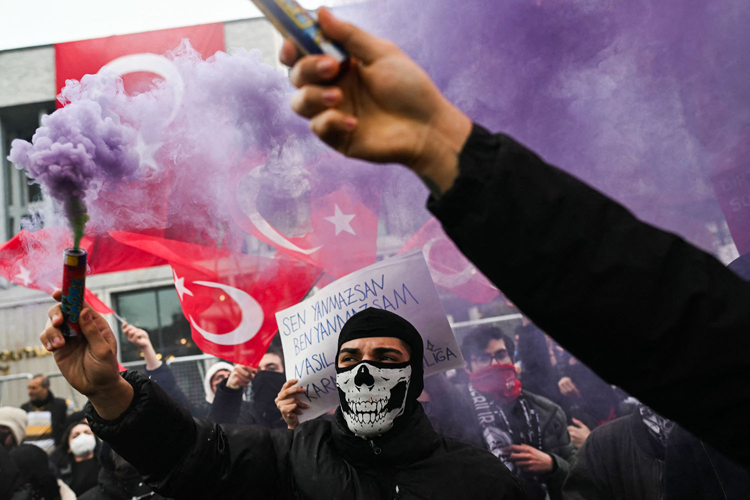 Economy finds no delight in Erdoğan’s strongman moves