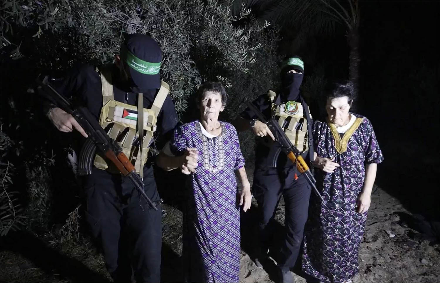 Hamas hostage says “shalom” as she is freed