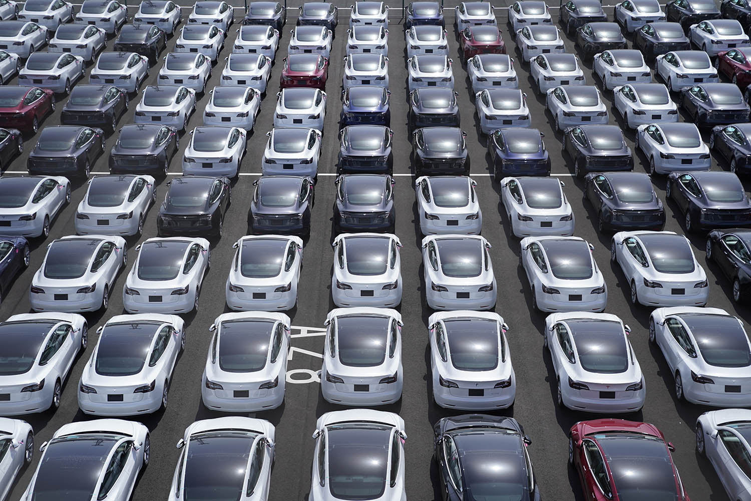 Elon Musk to spend more time on cars