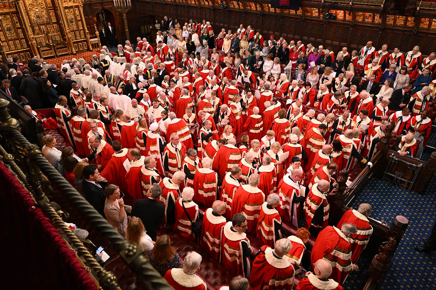 House of Lords: Party favours still open door to peerages