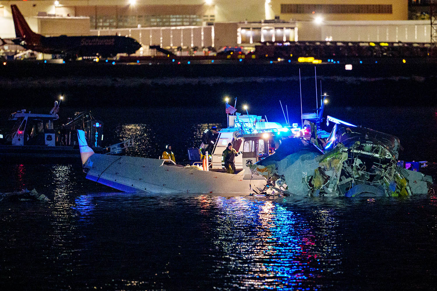 Jet collides with helicopter close to the White House