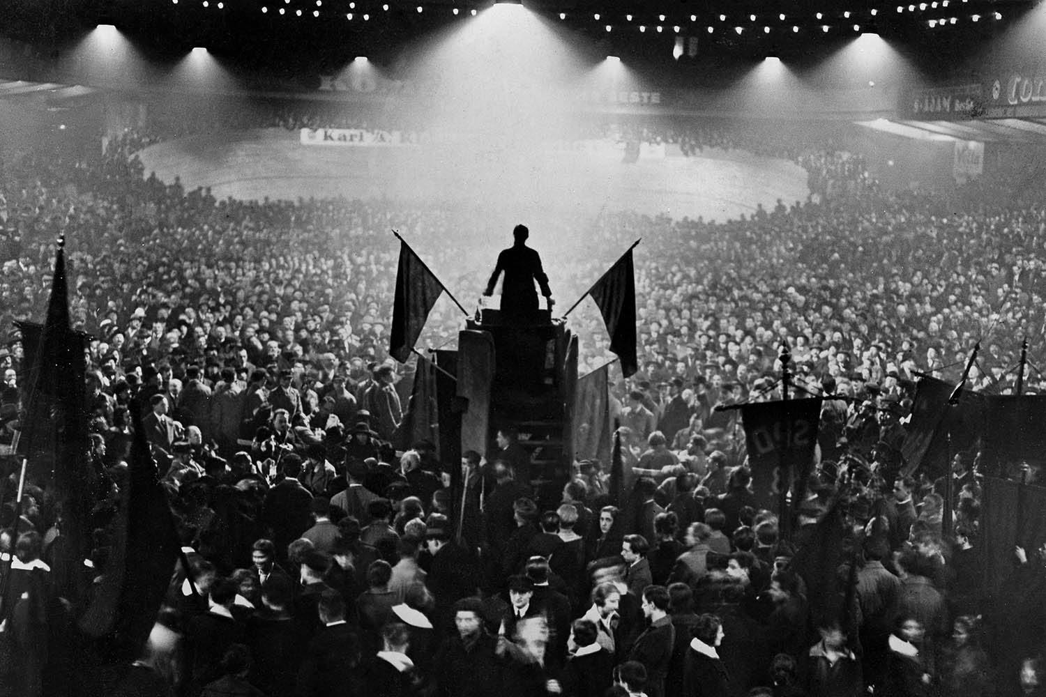 Vertigo by Harald Jähner review: how democracy died in Weimar Germany