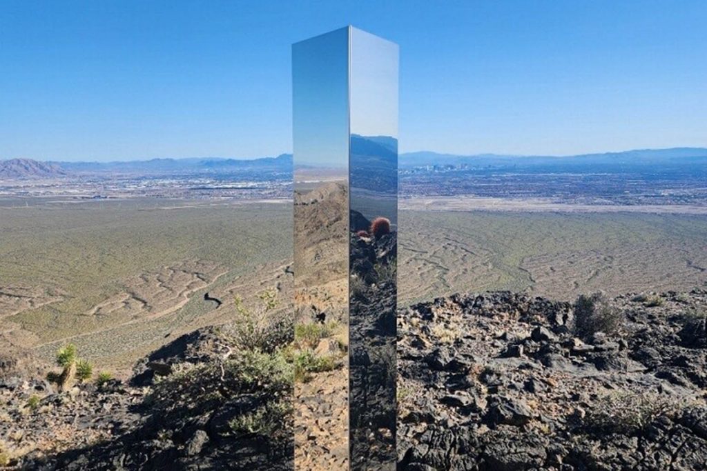 Las Vegas monolith mystifies police