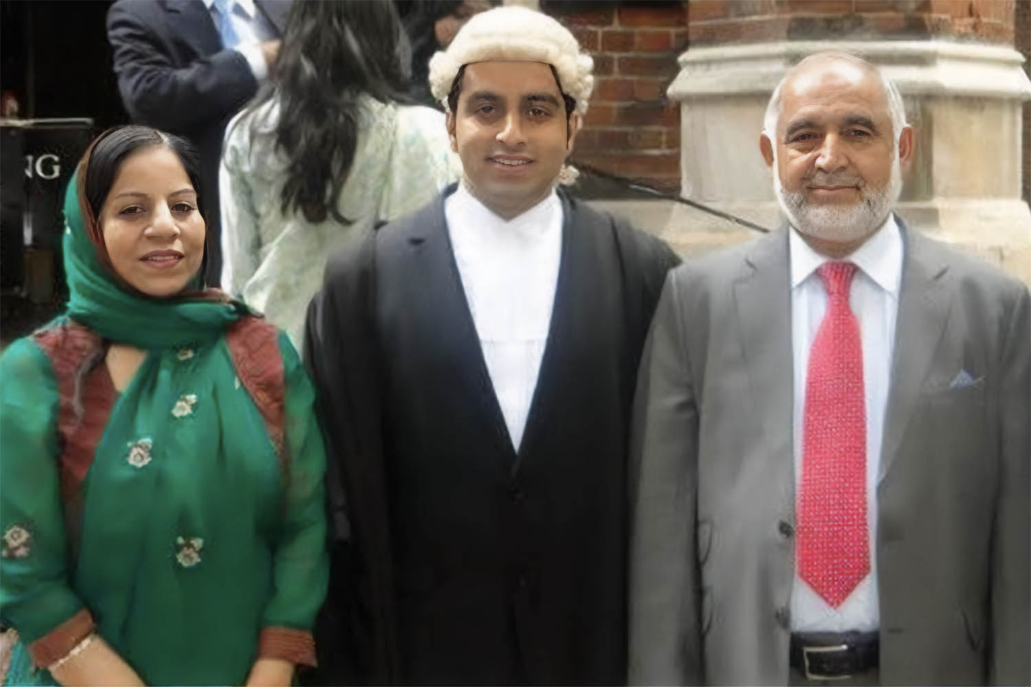 Pakistan detains UK lawyer ahead of elections